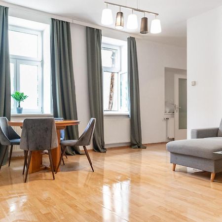 Welcoming 3Br Budget Apt. Well Connected 维也纳 外观 照片