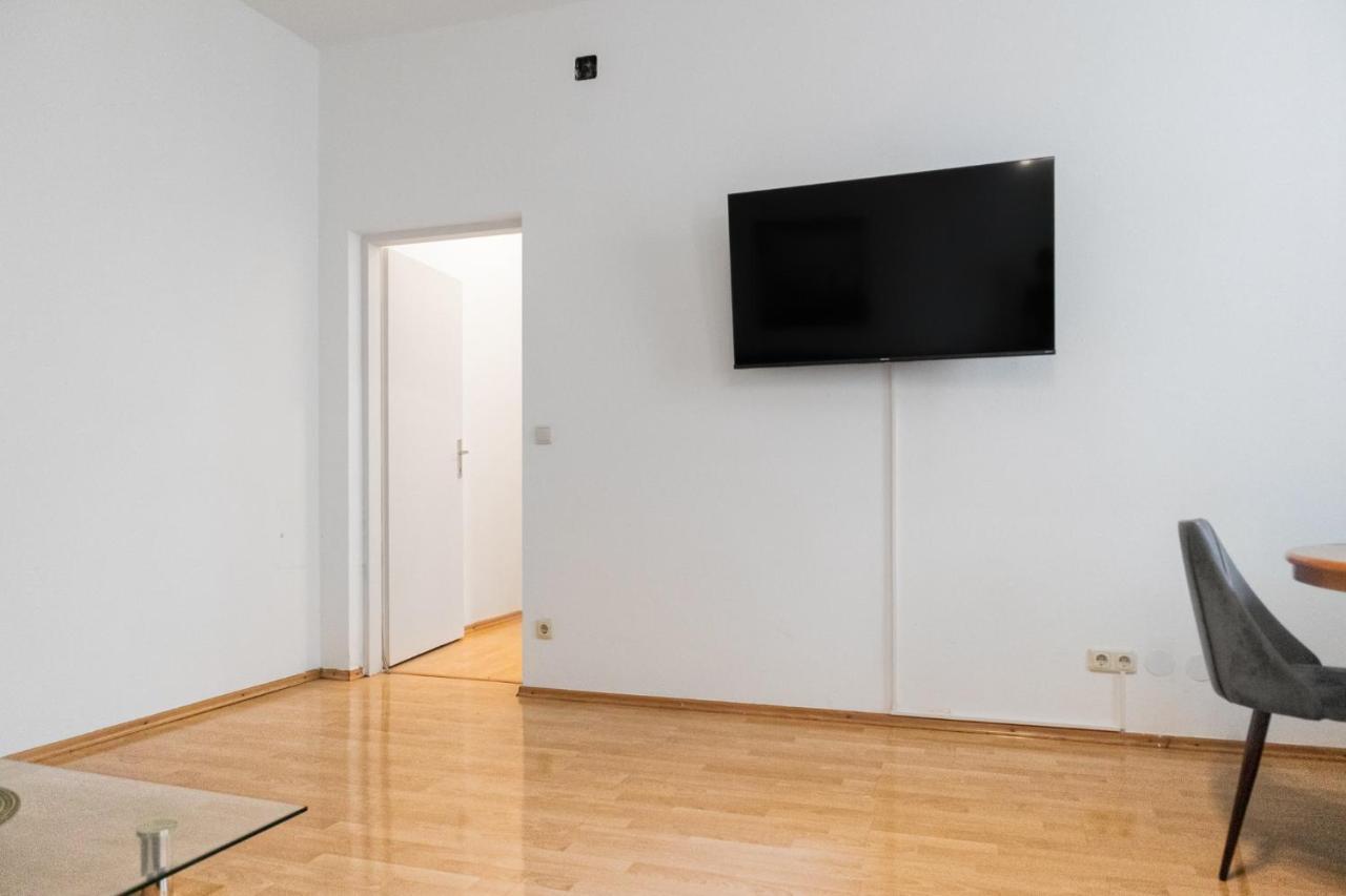 Welcoming 3Br Budget Apt. Well Connected 维也纳 外观 照片