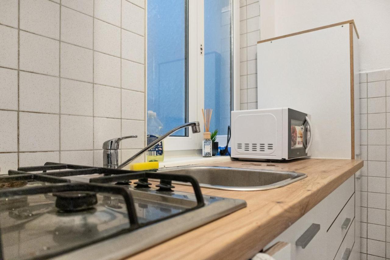 Welcoming 3Br Budget Apt. Well Connected 维也纳 外观 照片